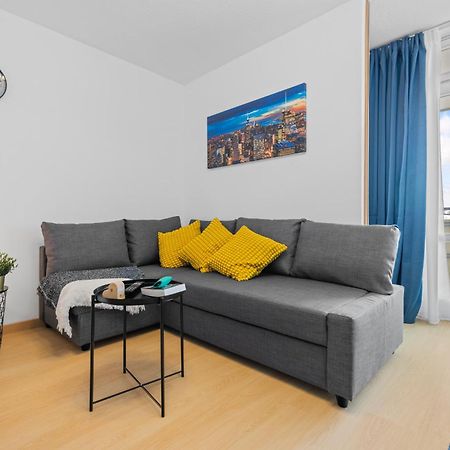 Sonniges City-Apartment Mit Suedbalkon Und Parklatz Neusass Εξωτερικό φωτογραφία